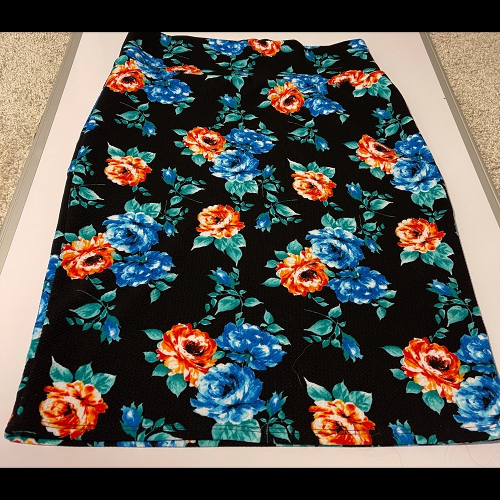 LuLaRoe Cassie pencil skirt
